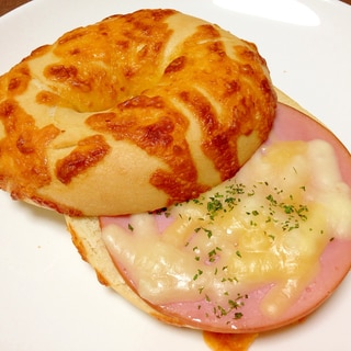 朝食に☆ハムチーズベーグルトースト